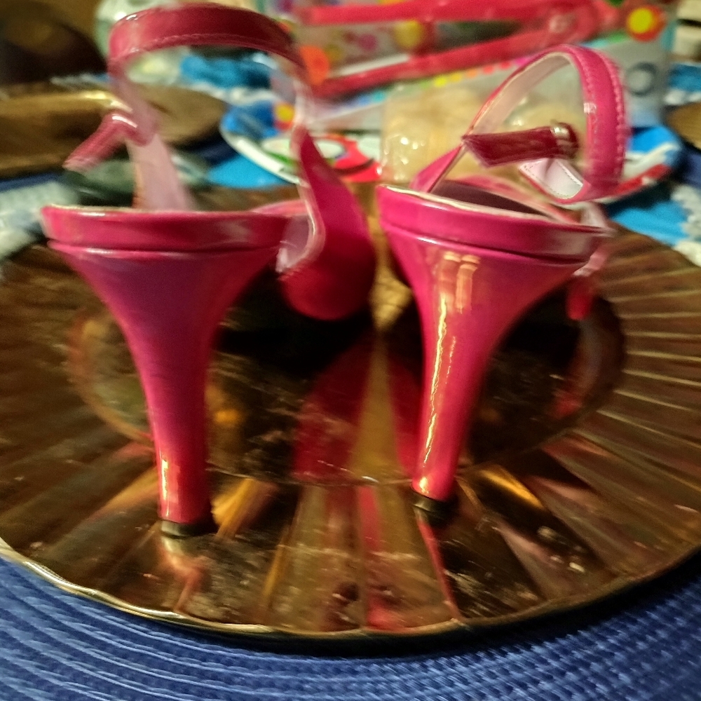Heels - Picture 3 of 8